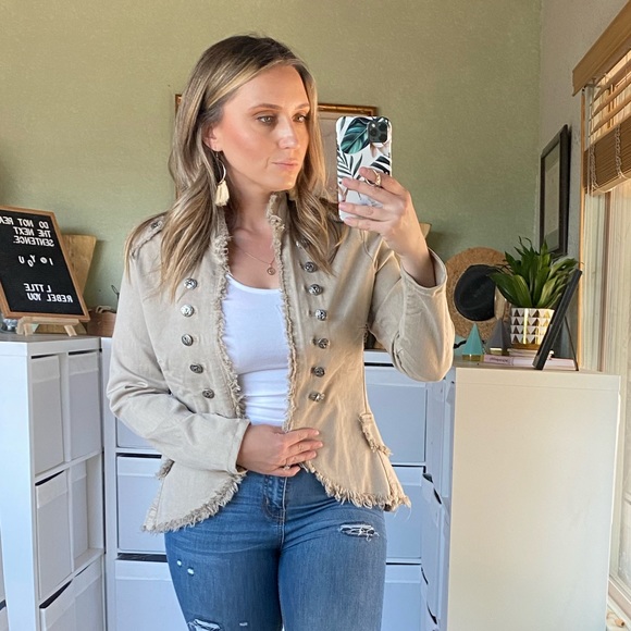 Long Sleeve Open Front Light Denim Military Jacket - Picture 11 of 12